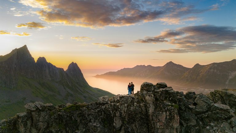 Work and Play Camper: Mobile Office and Travel Guide